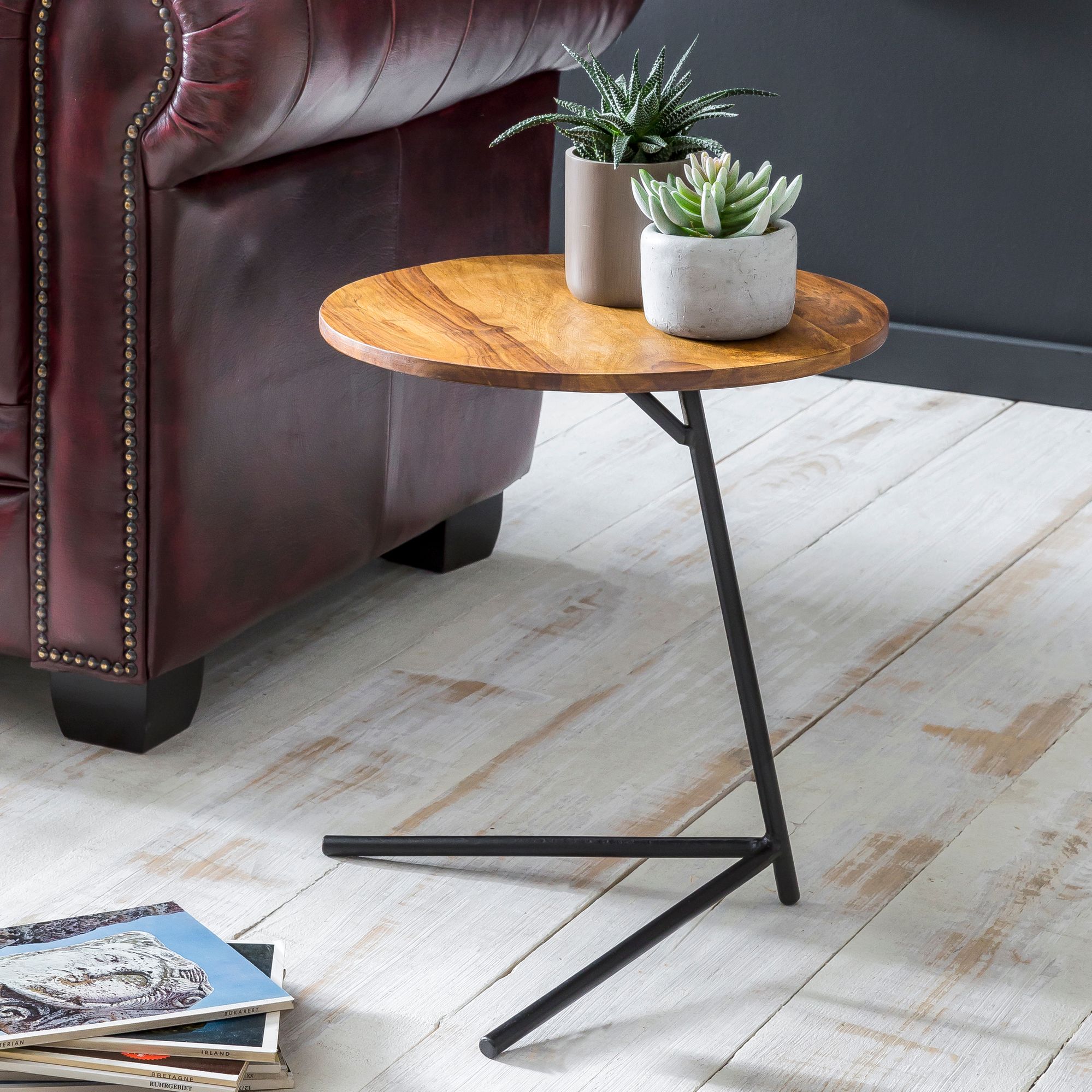 Nancy's Side Table - Wooden Coffee Table - Brown - 40 x 46 x 40 cm