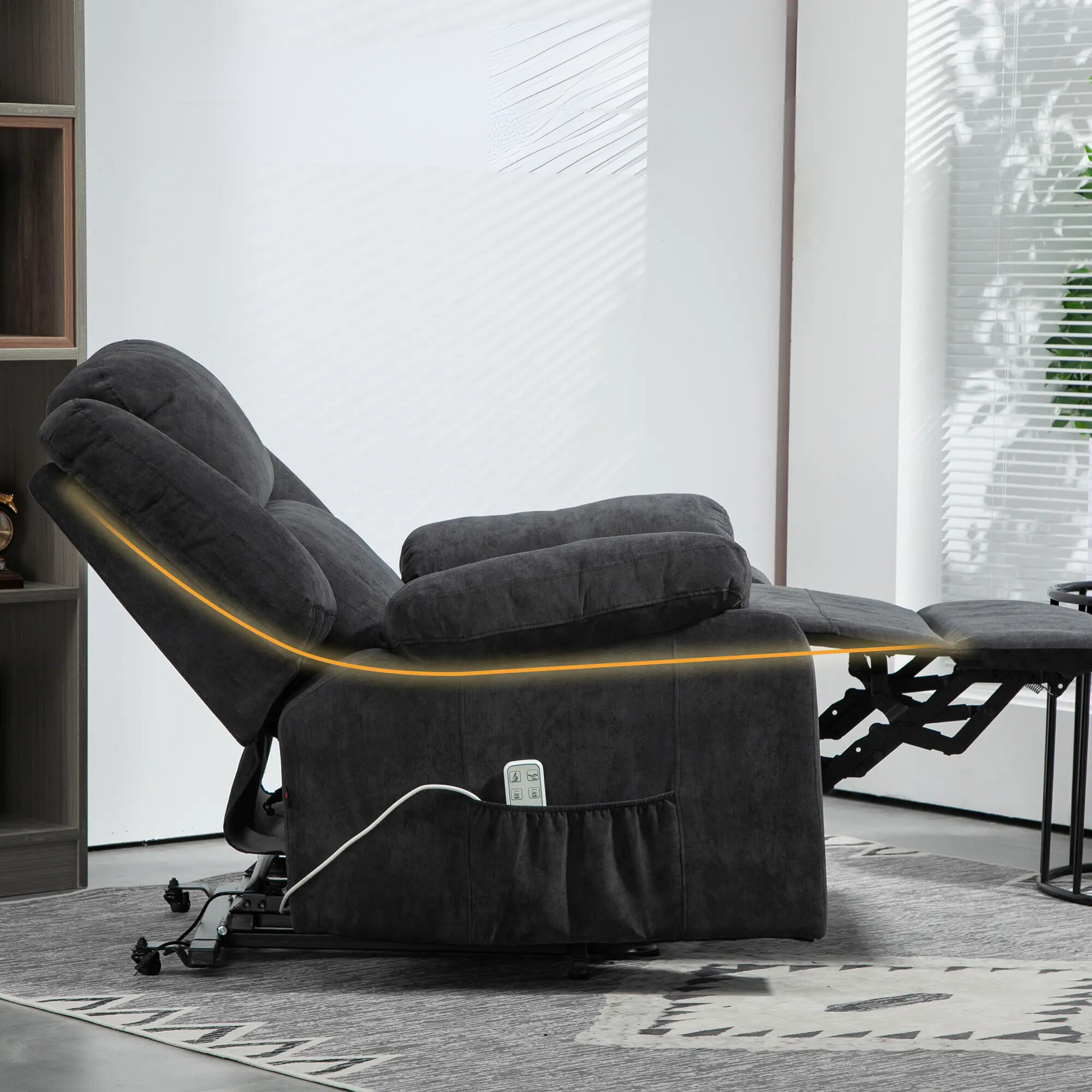 Nancy's Viseu Sta op stoel - Opsta stoel - Seniorenstoel - Relaxfauteuil - Zwart - Pluche